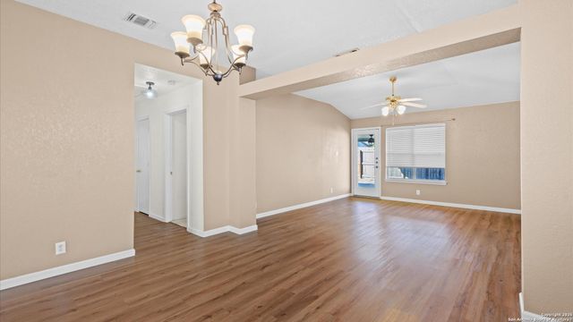 7215 Falcon Trail, San Antonio, TX 78227