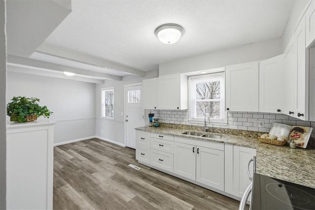 10116 W 52 Terrace, Merriam, KS 66203
