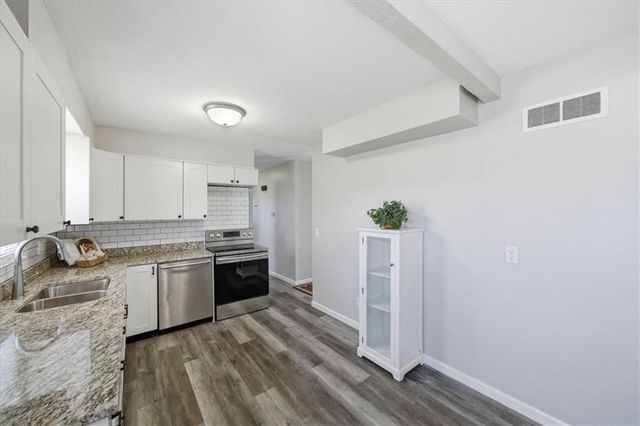 10116 W 52 Terrace, Merriam, KS 66203