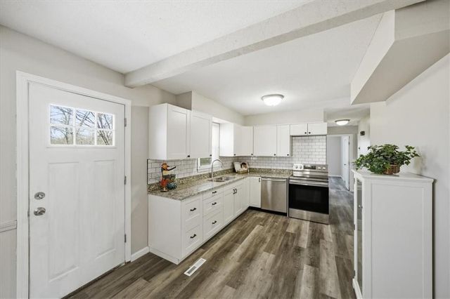 10116 W 52 Terrace, Merriam, KS 66203
