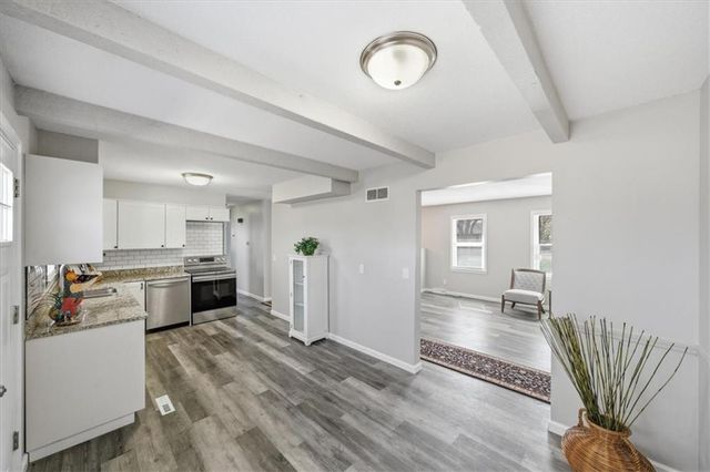 10116 W 52 Terrace, Merriam, KS 66203