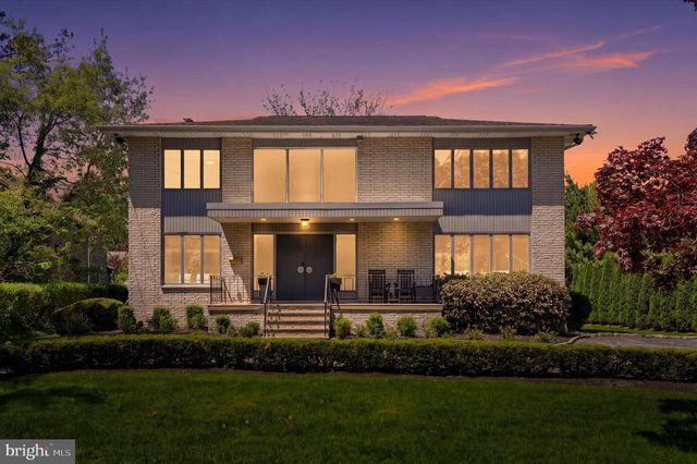 15 LLANBERRIS RD, Bala Cynwyd, PA 19004