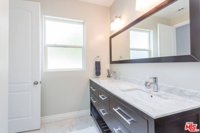 7311 Gaviota Street, Van Nuys (los Angeles), CA 91406
