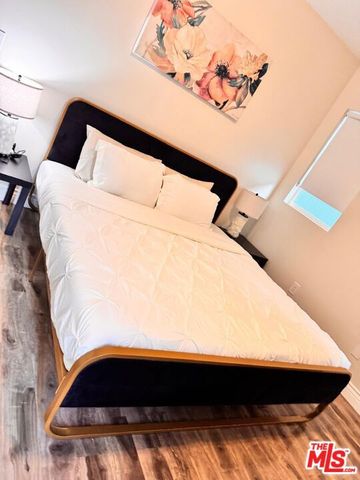 7311 Gaviota Street, Van Nuys (los Angeles), CA 91406