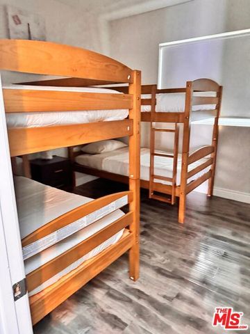 7311 Gaviota Street, Van Nuys (los Angeles), CA 91406