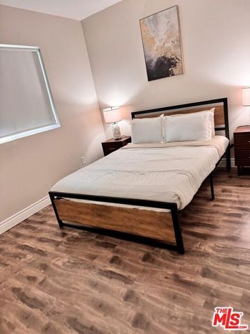 7311 Gaviota Street, Van Nuys (los Angeles), CA 91406