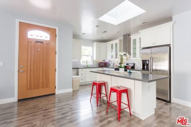 7311 Gaviota Street, Van Nuys (los Angeles), CA 91406