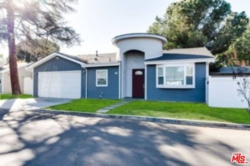 7311 Gaviota Street, Van Nuys (los Angeles), CA 91406