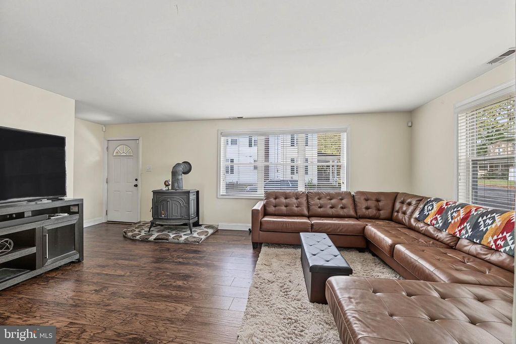 502 BOSTON AVE, EGG HARBOR CITY, NJ 08215 — photo 3