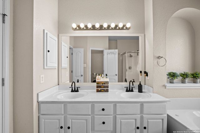 22841 San Saba Bluff, San Antonio, TX 78258