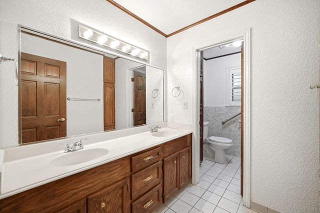 2204 S Memorial Court, Pasadena, TX 77502