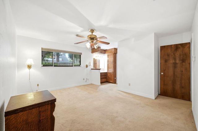 2204 S Memorial Court, Pasadena, TX 77502
