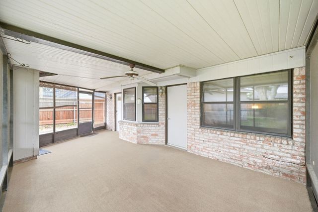 2204 S Memorial Court, Pasadena, TX 77502
