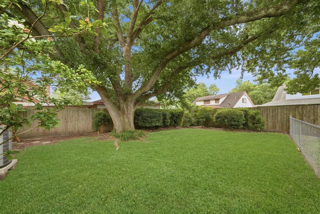 2204 S Memorial Court, Pasadena, TX 77502
