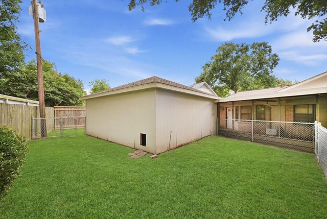 2204 S Memorial Court, Pasadena, TX 77502