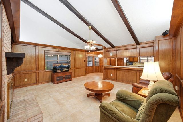 2204 S Memorial Court, Pasadena, TX 77502