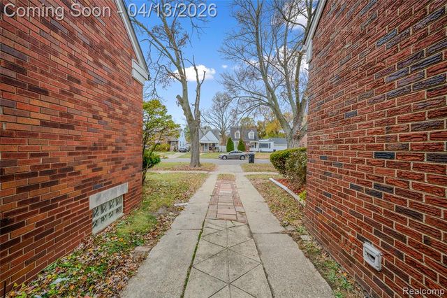 19730 Goulburn Street, Detroit, MI 48205