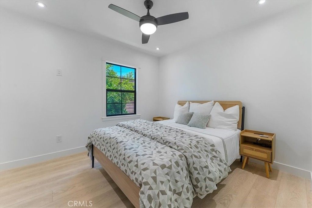 Image 27 of property listing at 584 N Plymouth Boulevard, Los Angeles, CA 90004