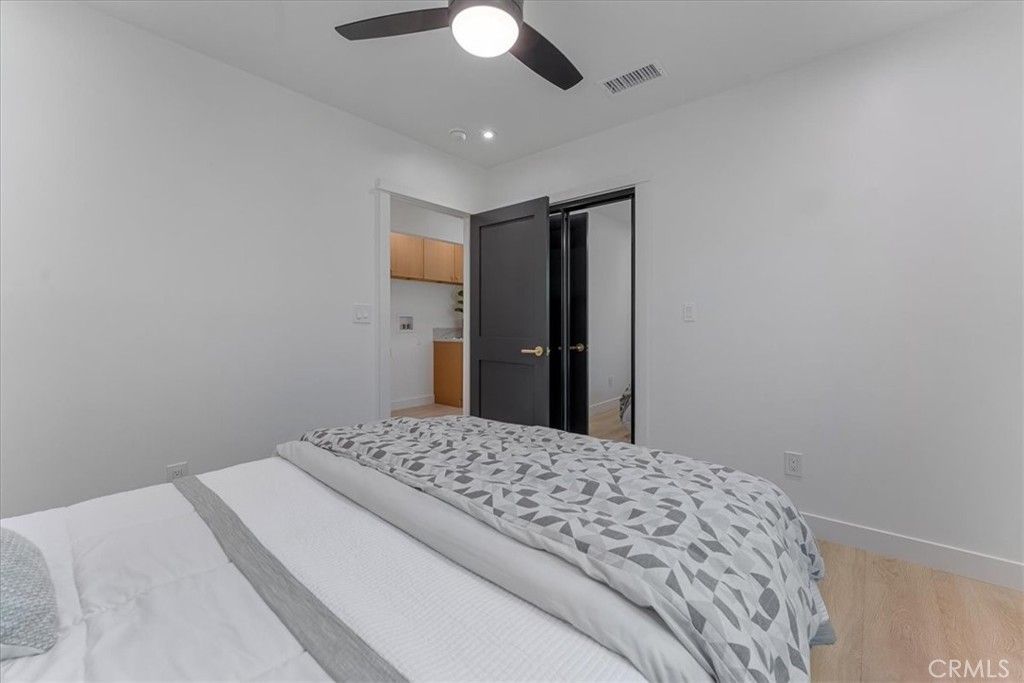 Image 28 of property listing at 584 N Plymouth Boulevard, Los Angeles, CA 90004