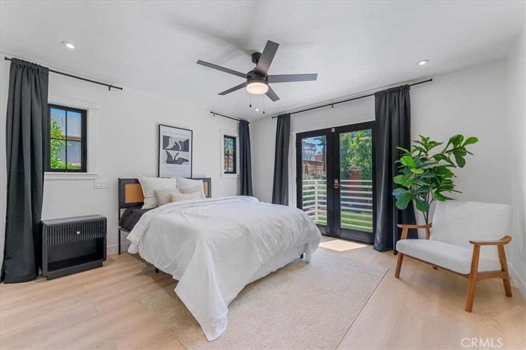 Image 34 of property listing at 584 N Plymouth Boulevard, Los Angeles, CA 90004