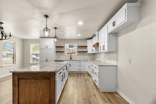 1209 Bellaire, Andrews, TX 79714