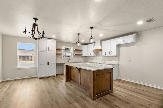 1209 Bellaire, Andrews, TX 79714