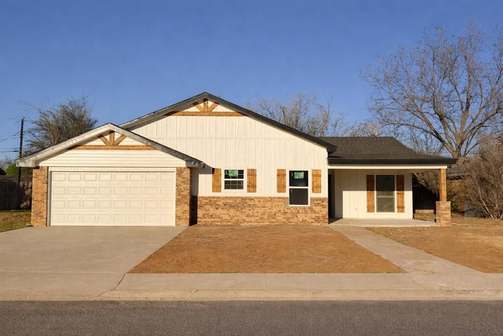 1209 Bellaire, Andrews, TX 79714