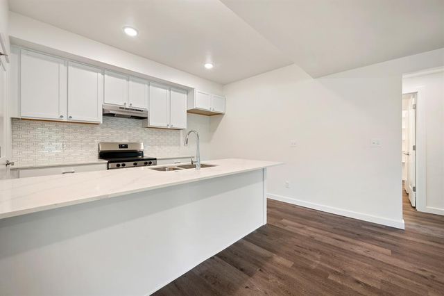 9 N State Street, Edmond, OK 73003