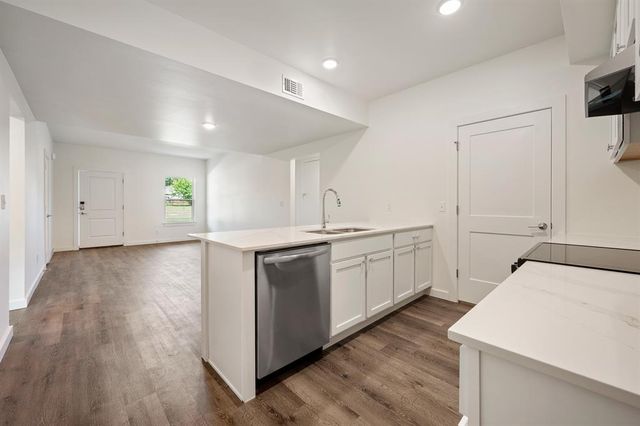 9 N State Street, Edmond, OK 73003