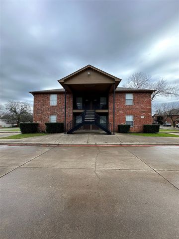1112 Williams Avenue D, Cleburne, TX 76033