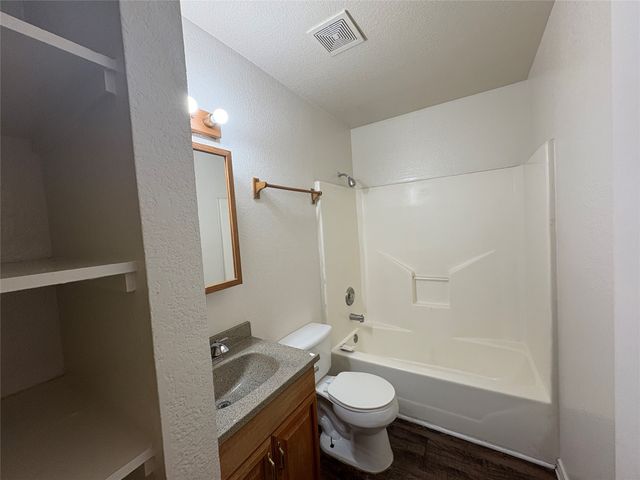 1112 Williams Avenue D, Cleburne, TX 76033