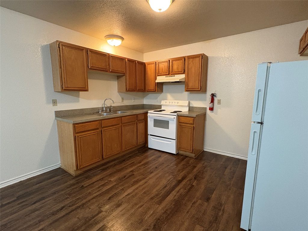 1112 Williams Avenue D, Cleburne, TX 76033