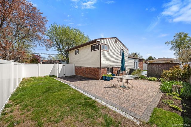 336 W 23rd Street, Deer Park, NY 11729