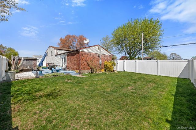 336 W 23rd Street, Deer Park, NY 11729