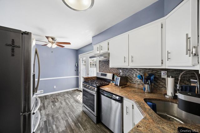 336 W 23rd Street, Deer Park, NY 11729