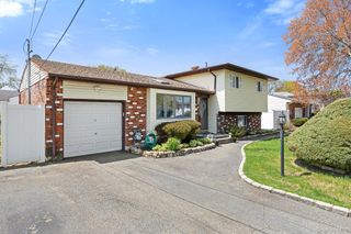 336 W 23rd Street, Deer Park, NY 11729