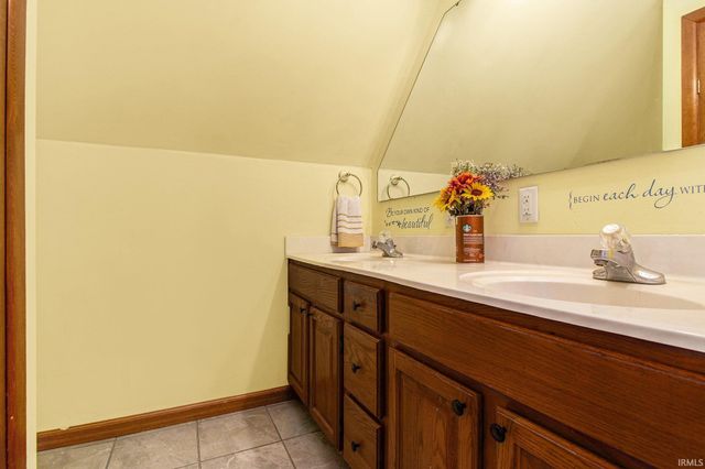 317 E Waterford Street, Wakarusa, IN 46573