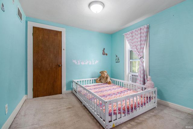 317 E Waterford Street, Wakarusa, IN 46573