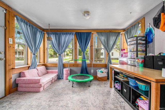 317 E Waterford Street, Wakarusa, IN 46573