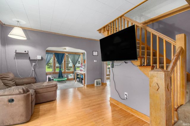 317 E Waterford Street, Wakarusa, IN 46573