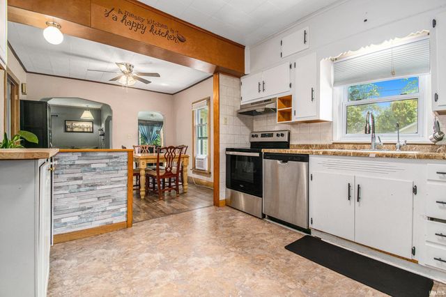 317 E Waterford Street, Wakarusa, IN 46573