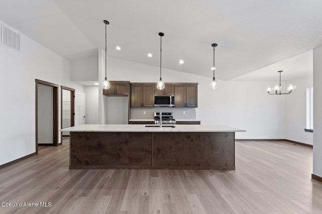 8989 W Swather AVE, Rathdrum, ID 83858