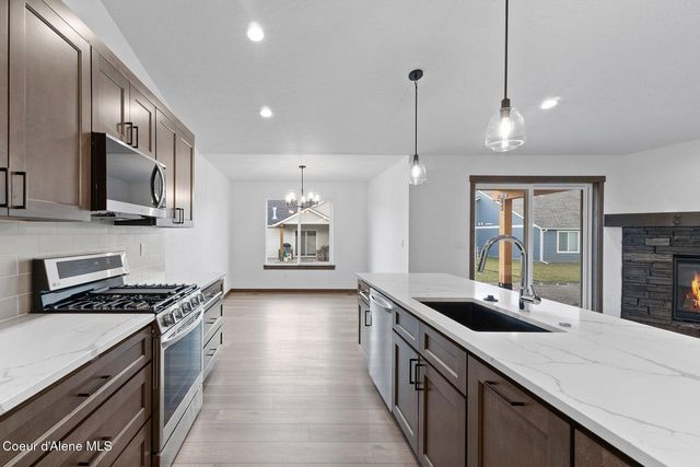 8989 W Swather AVE, Rathdrum, ID 83858