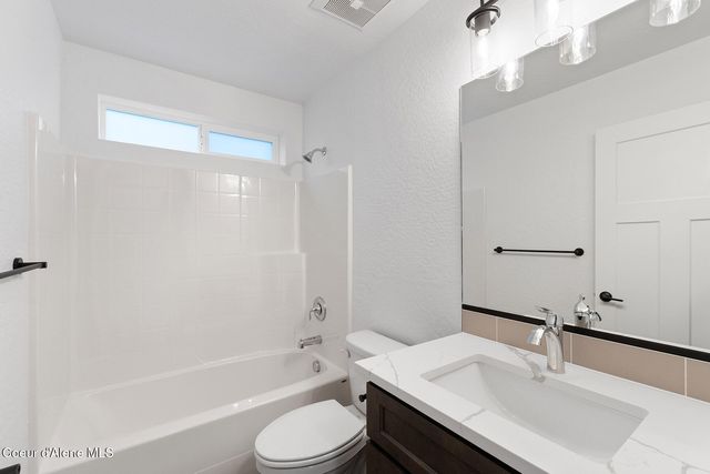 8989 W Swather AVE, Rathdrum, ID 83858