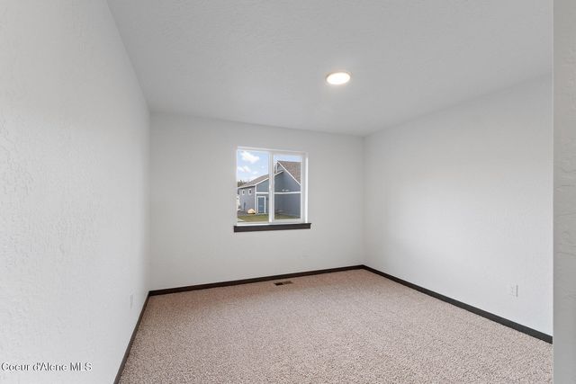 8989 W Swather AVE, Rathdrum, ID 83858