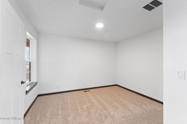 8989 W Swather AVE, Rathdrum, ID 83858