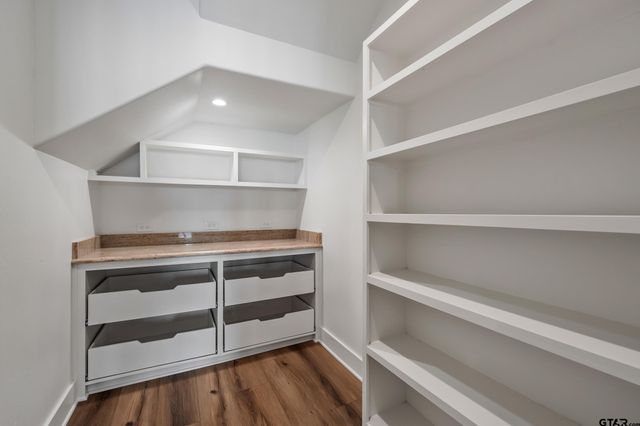 22107 Bluewater, Chandler, TX 75758