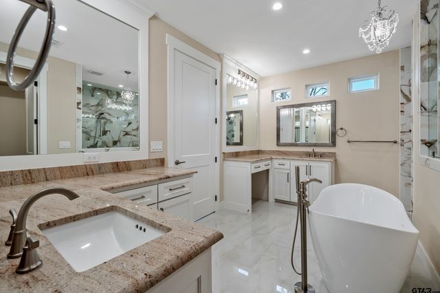 22107 Bluewater, Chandler, TX 75758