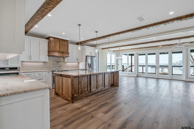 22107 Bluewater, Chandler, TX 75758