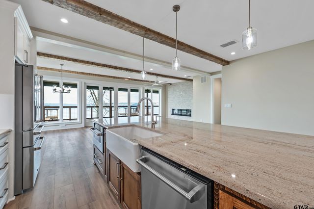 22107 Bluewater, Chandler, TX 75758